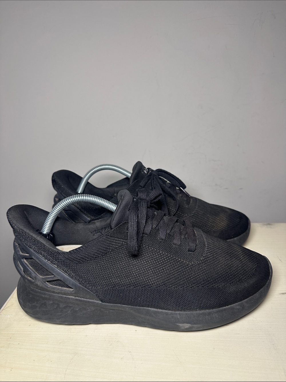 Kizik All-Black Lightweight Knit wide Sneakers